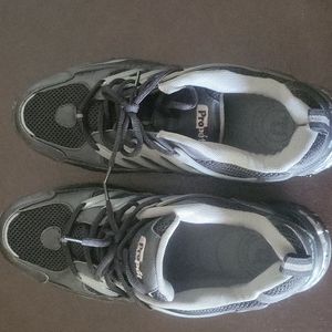 Propet Mens sneakers